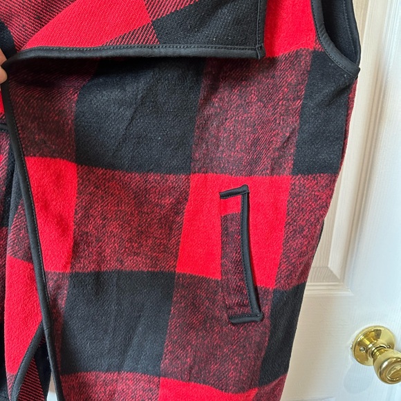 NWT SHAWL COLLAR SWING STYLE WOMENS FLEECE VEST POCKETS 21” P2P 30” to hem - Picture 3 of 6